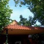 carport met 2 rijen pannen als afwerking